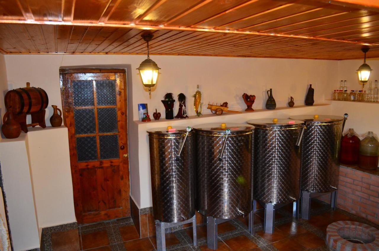 Family Hotel Lago & Wine Cellar Lagodechi Exterior foto